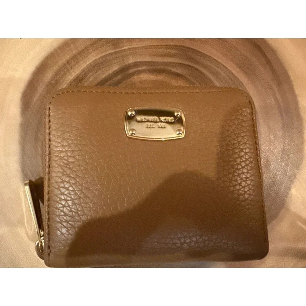 Michael Kors Jet Set Small Zip Around BiFold Leather Wallet‎ Acorn Tan - Picture 2 of 9